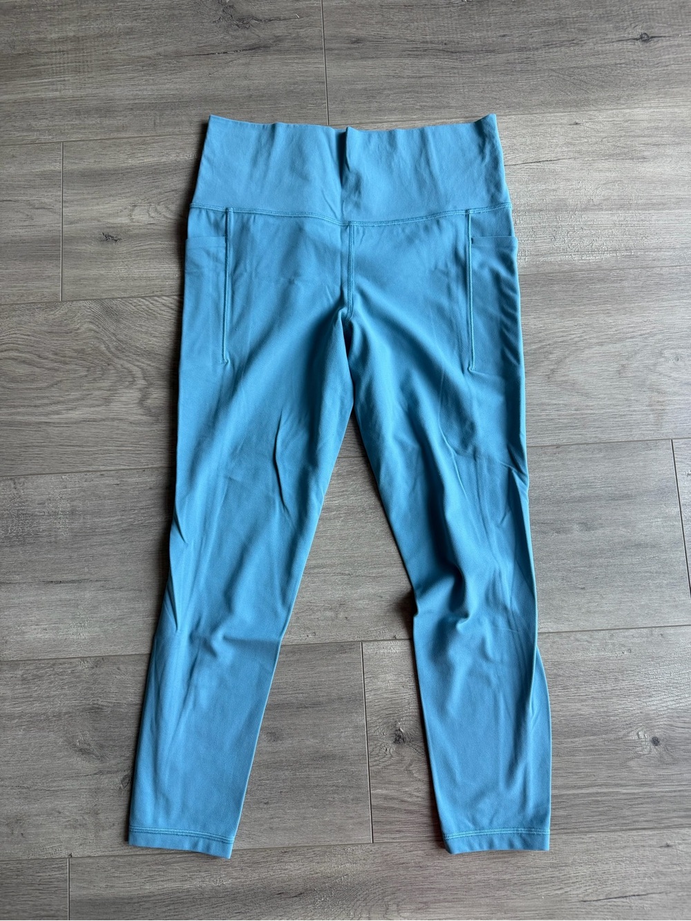 Athleta Salutation Stash High Rise 7/8 Legging - size medium - muted blue